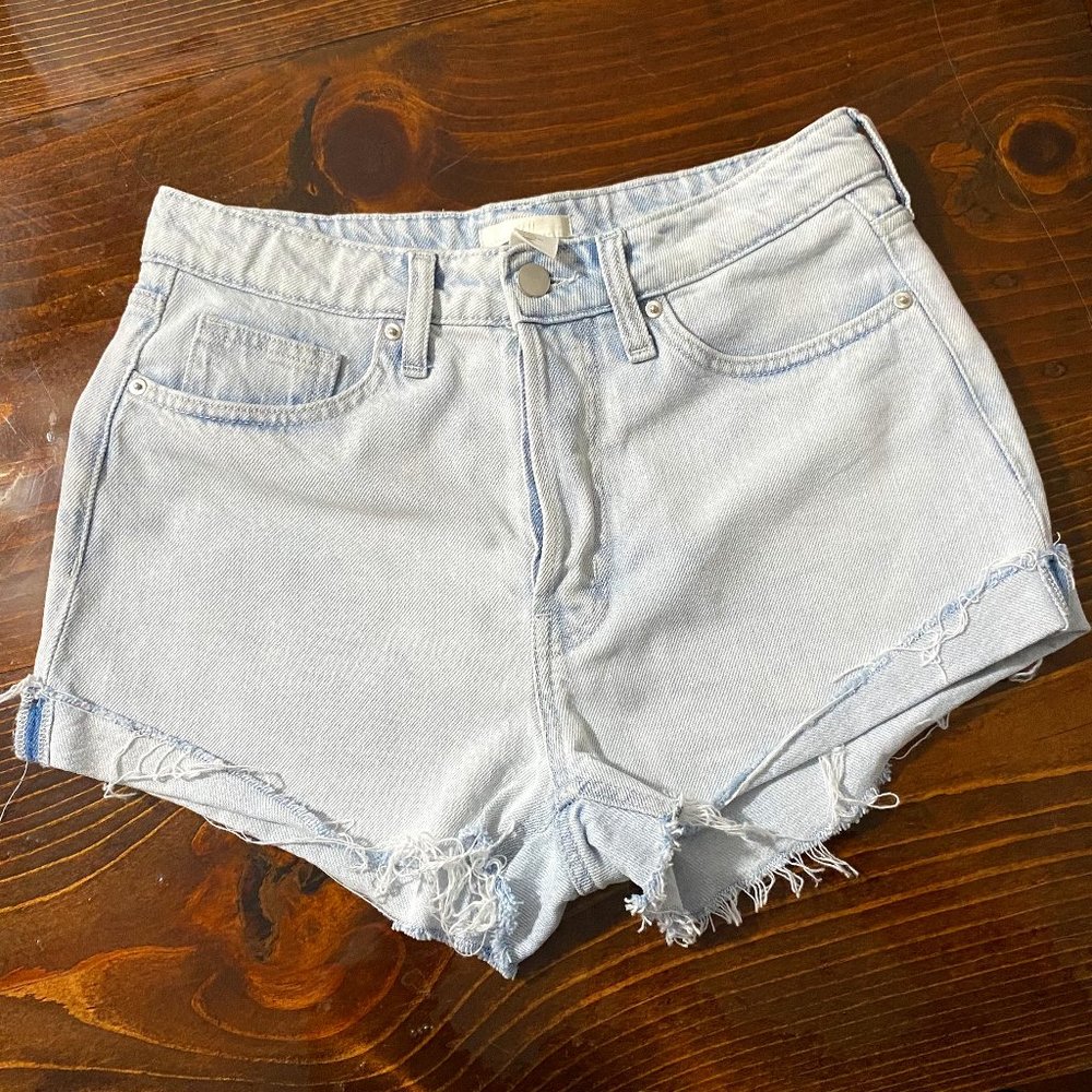 H&M Cut Off Jean shorts in Light Wash